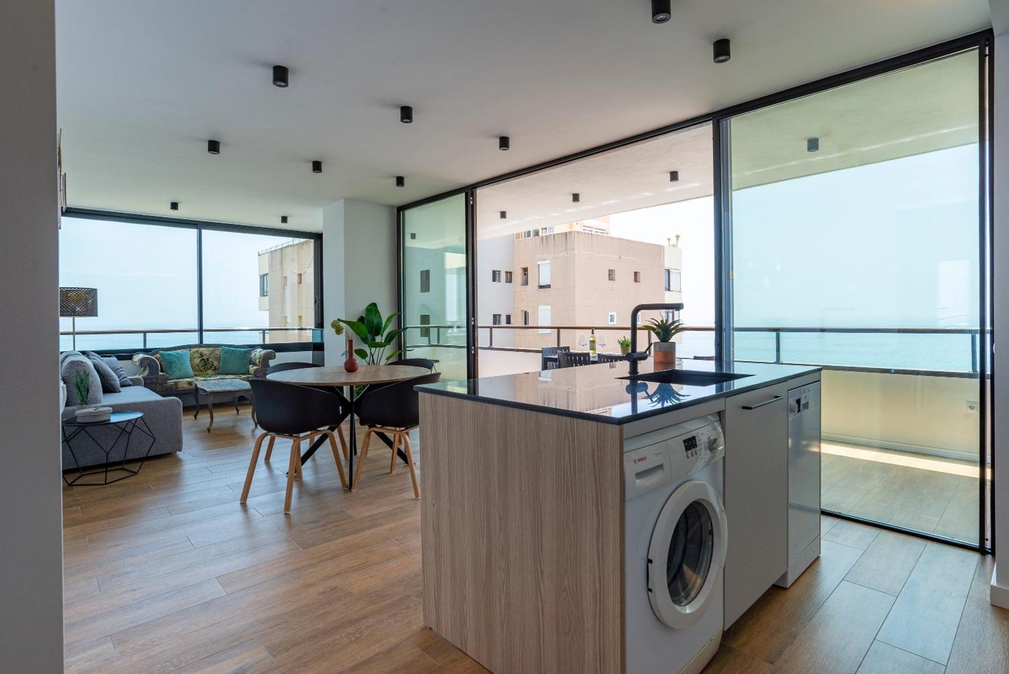 Playamar Waterfront Exclusive Apartment And Views Tower 2 Fl 14 Torremolinos Eksteriør bilde